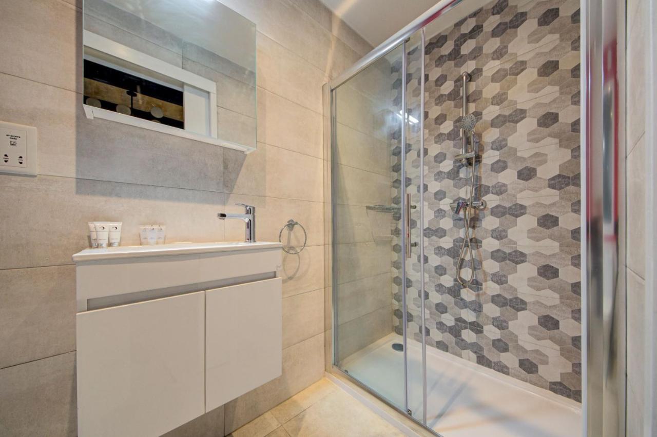 Private Rooms With Bathroom In Valletta Ngoại thất bức ảnh