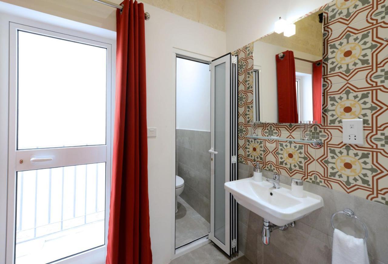 Private Rooms With Bathroom In Valletta Ngoại thất bức ảnh
