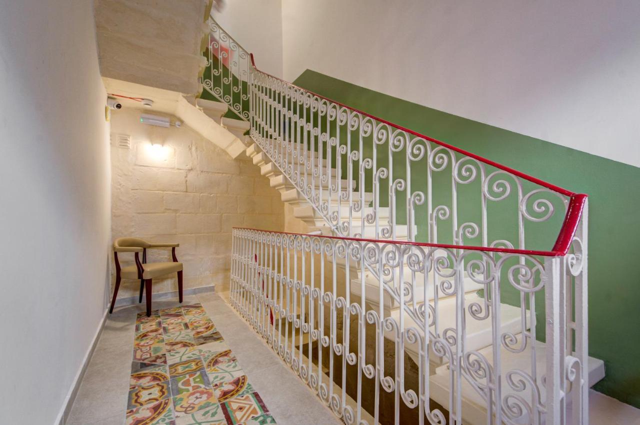 Private Rooms With Bathroom In Valletta Ngoại thất bức ảnh