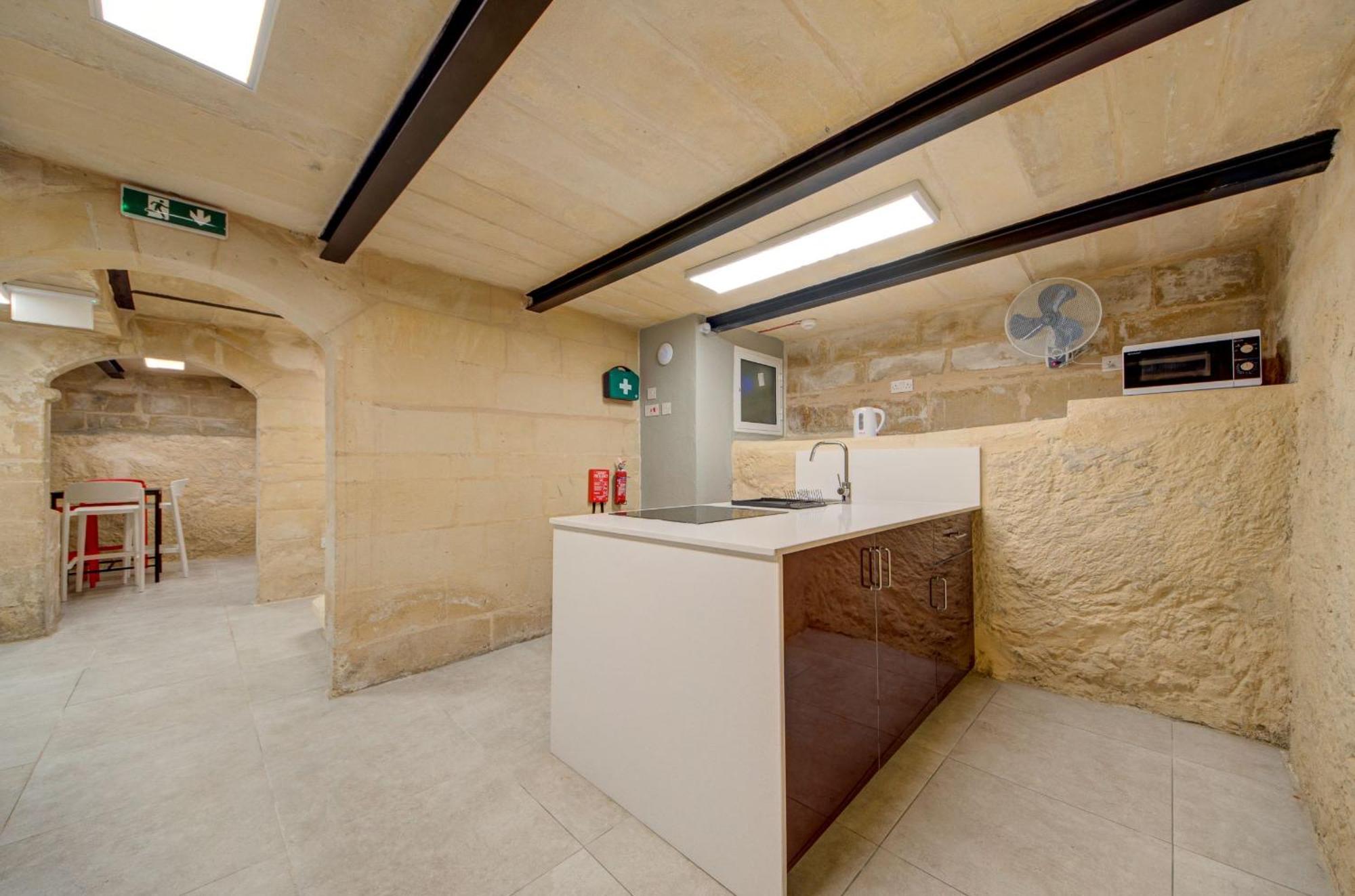 Private Rooms With Bathroom In Valletta Ngoại thất bức ảnh